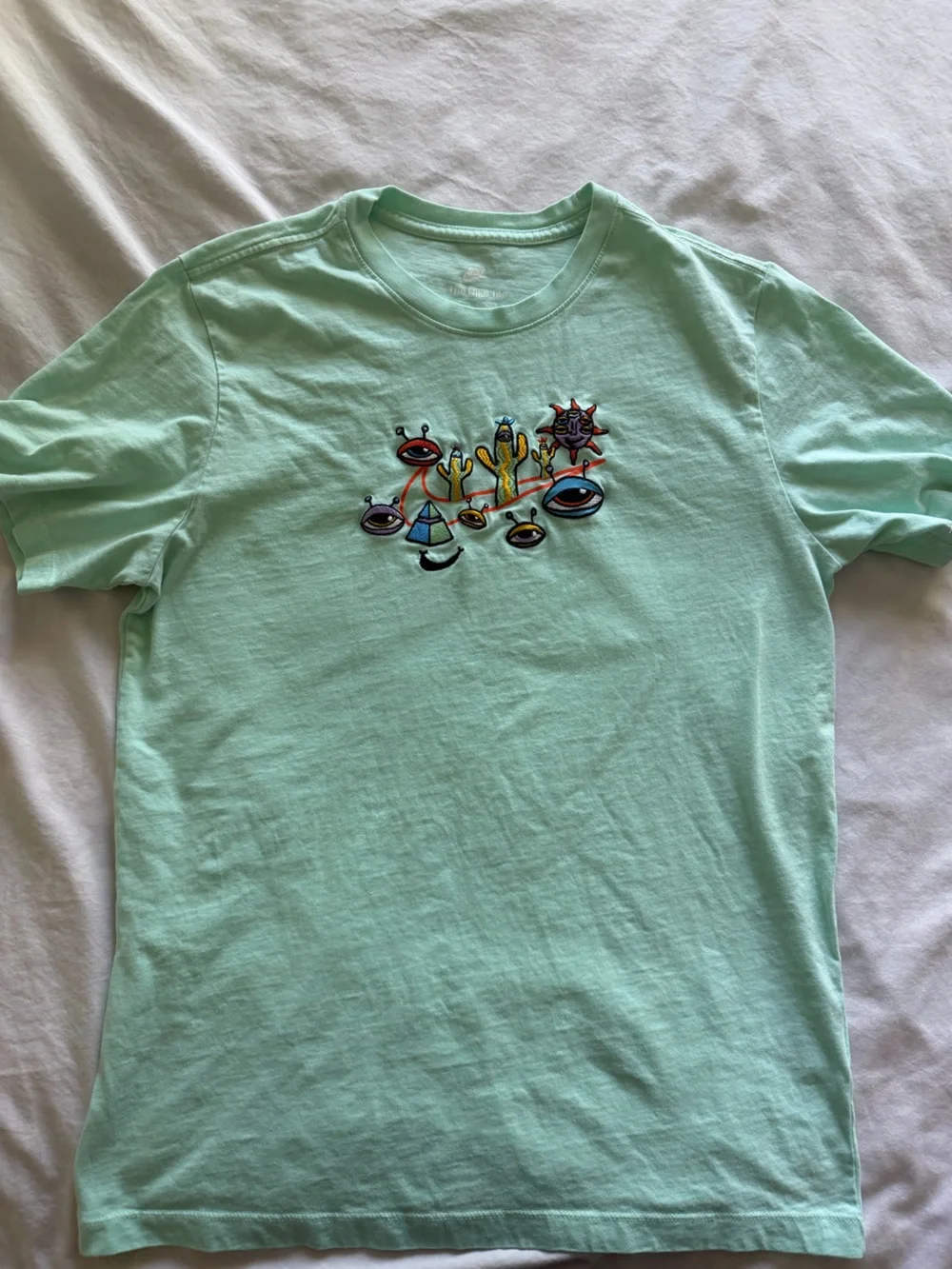 Nike Mint Graphic Crewneck T-Shirt with Colorful Embroidery unique design